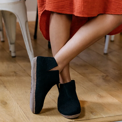 Tofvel Mula Wollfilz-Hausschuhe Schwarz